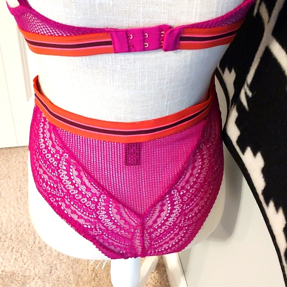 🥰GUC Victoria's Secret Very Sexy Lightly Lined Plunge & Hi-Waist Cheeky, 34B/SM - Picture 7 of 16